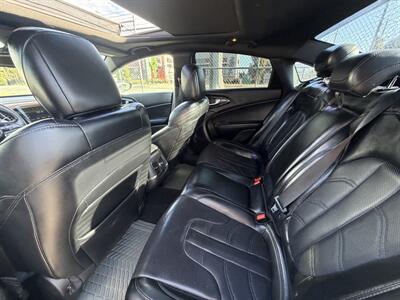 2016 Chrysler 200 S - Photo 16 - Langley, BC V3A 4H1