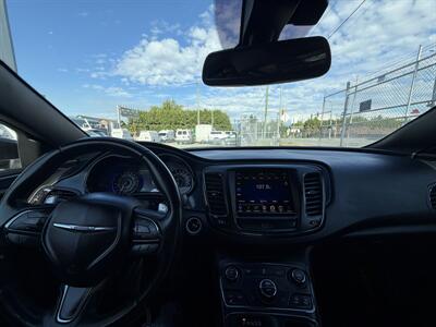2016 Chrysler 200 S - Photo 10 - Langley, BC V3A 4H1