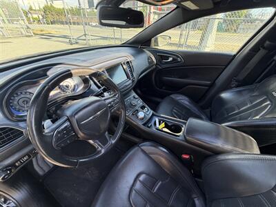 2016 Chrysler 200 S - Photo 12 - Langley, BC V3A 4H1