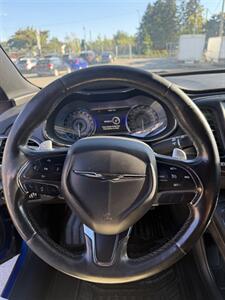 2016 Chrysler 200 S   - Photo 12 - Langley, BC V3A 4H1