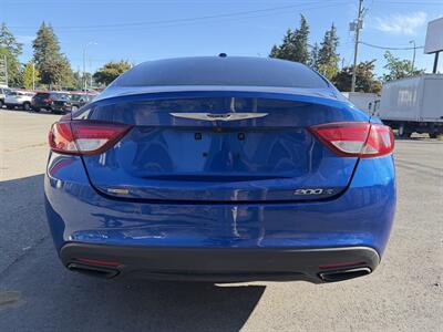 2016 Chrysler 200 S   - Photo 4 - Langley, BC V3A 4H1