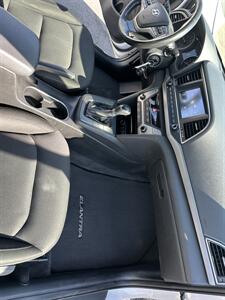 2018 Hyundai ELANTRA Limited   - Photo 18 - Langley, BC V3A 4H1