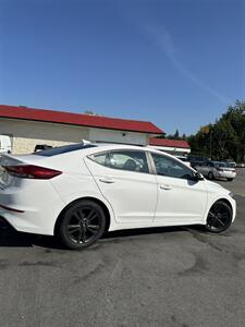 2018 Hyundai ELANTRA Limited   - Photo 8 - Langley, BC V3A 4H1
