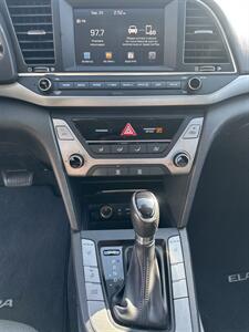 2018 Hyundai ELANTRA Limited   - Photo 21 - Langley, BC V3A 4H1