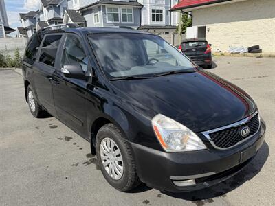 2014 Kia Sedona LX   - Photo 2 - Langley, BC V3A 4H1