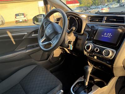 2017 Honda Fit LX   - Photo 34 - Langley, BC V3A 4H1