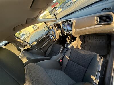 2017 Honda Fit LX   - Photo 33 - Langley, BC V3A 4H1