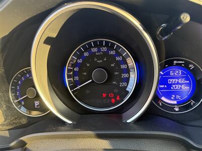 2017 Honda Fit LX   - Photo 41 - Langley, BC V3A 4H1