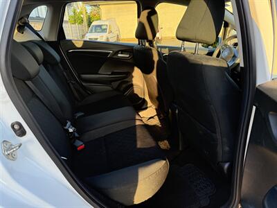 2017 Honda Fit LX   - Photo 38 - Langley, BC V3A 4H1