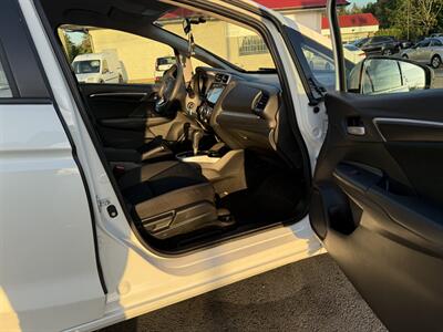 2017 Honda Fit LX   - Photo 30 - Langley, BC V3A 4H1