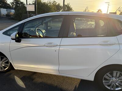 2017 Honda Fit LX   - Photo 18 - Langley, BC V3A 4H1