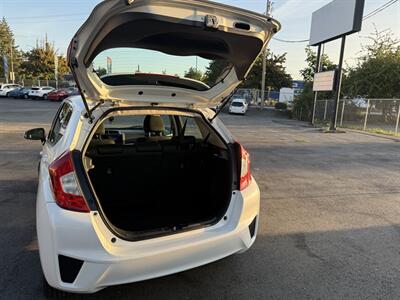 2017 Honda Fit LX   - Photo 25 - Langley, BC V3A 4H1