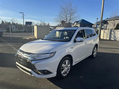 2019 Mitsubishi Outlander PHEV SEL   - Photo 2 - Langley, BC V3A 4H1