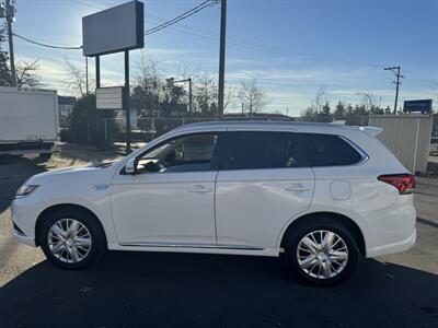 2019 Mitsubishi Outlander PHEV SEL   - Photo 4 - Langley, BC V3A 4H1