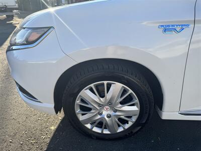 2019 Mitsubishi Outlander PHEV SEL   - Photo 9 - Langley, BC V3A 4H1