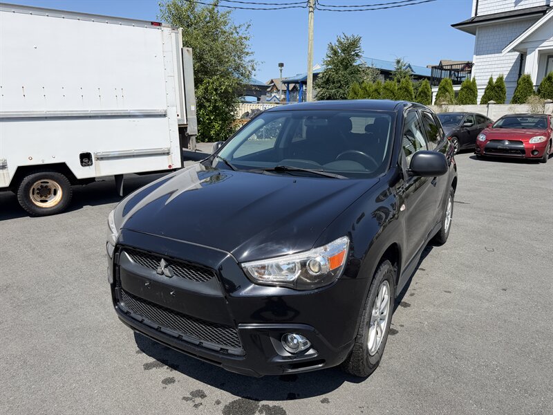 2011 Mitsubishi RVR SE  