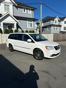 2015 Dodge Grand Caravan Crew   - Photo 1 - Langley, BC V3A 4H1