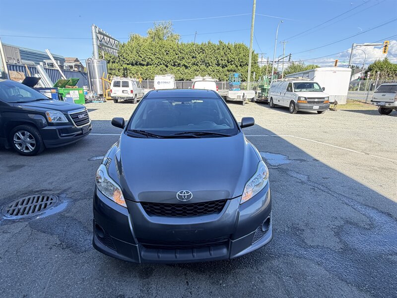 Magnetic Gray Metallic 2009 Toyota Matrix S FWD Hatchback Front-Wheel Drive 5-Speed Manual