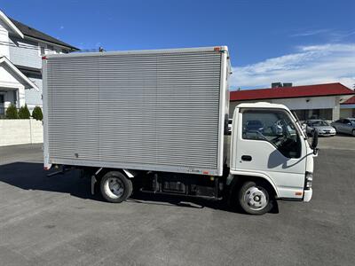 2004 Isuzu Elf Truck   - Photo 4 - Langley, BC V3A 4H1