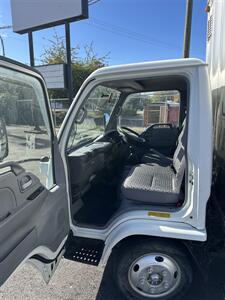 2004 Isuzu Elf Truck   - Photo 12 - Langley, BC V3A 4H1