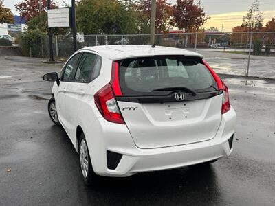 2016 Honda Fit LX   - Photo 11 - Langley, BC V3A 4H1