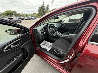 2015 Chrysler 200 LX   - Photo 20 - Langley, BC V3A 4H1