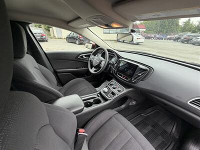 2015 Chrysler 200 LX   - Photo 23 - Langley, BC V3A 4H1