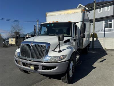 2008 International DuraStar 4300   - Photo 2 - Langley, BC V3A 4H1