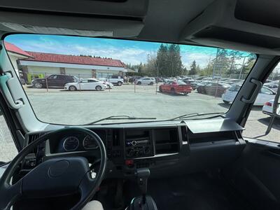 2015 Isuzu NPR   - Photo 4 - Langley, BC V3A 4H1