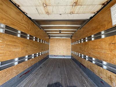 2015 Isuzu NPR   - Photo 16 - Langley, BC V3A 4H1