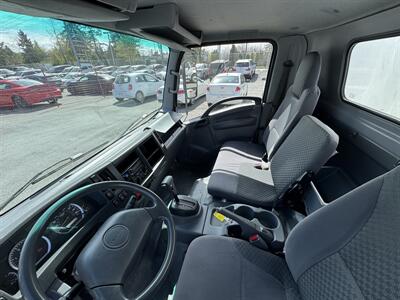 2015 Isuzu NPR   - Photo 12 - Langley, BC V3A 4H1