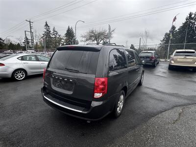 2012 Dodge Grand Caravan SXT   - Photo 3 - Langley, BC V3A 4H1