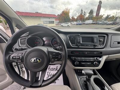 2017 Kia Sedona L - Photo 12 - Langley, BC V3A 4H1