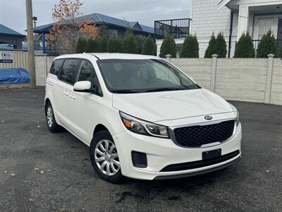 2017 Kia Sedona L - Photo 1 - Langley, BC V3A 4H1