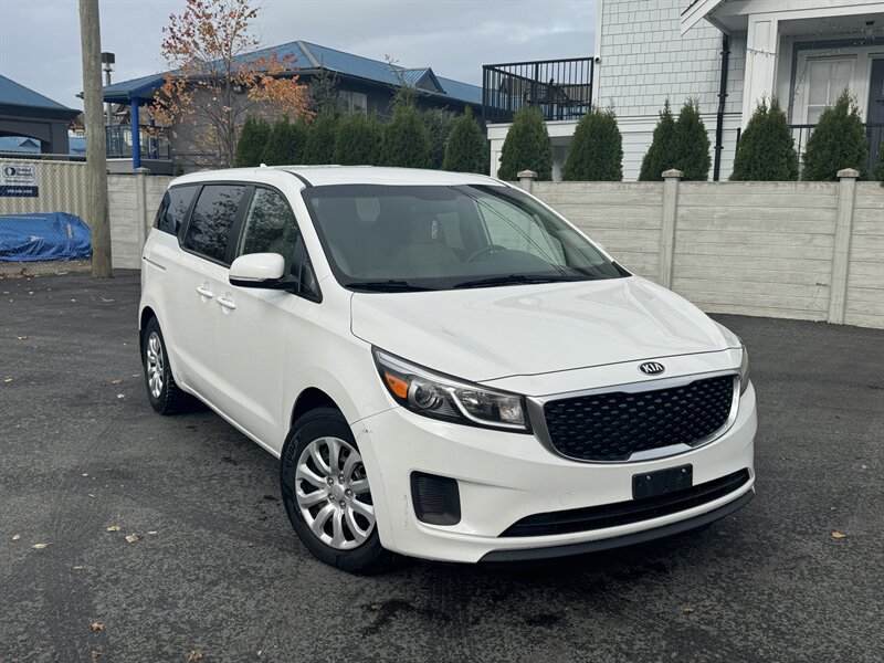 2017 Kia Sedona L  