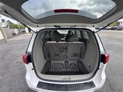 2017 Kia Sedona L - Photo 16 - Langley, BC V3A 4H1