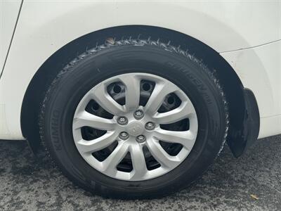 2017 Kia Sedona L - Photo 22 - Langley, BC V3A 4H1