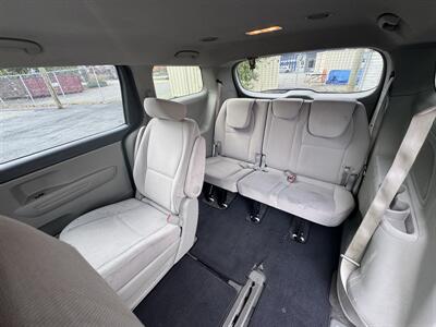 2017 Kia Sedona L - Photo 15 - Langley, BC V3A 4H1