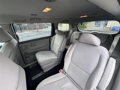 2017 Kia Sedona L - Photo 18 - Langley, BC V3A 4H1