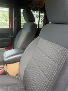 2012 Jeep Wrangler Unlimited Rubicon   - Photo 8 - West Palm Beach, FL 33407