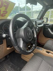 2012 Jeep Wrangler Unlimited Rubicon   - Photo 7 - West Palm Beach, FL 33407