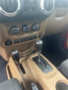 2012 Jeep Wrangler Unlimited Rubicon   - Photo 6 - West Palm Beach, FL 33407