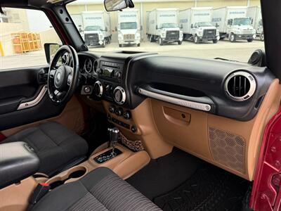 2012 Jeep Wrangler Unlimited Rubicon   - Photo 20 - West Palm Beach, FL 33407