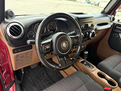 2012 Jeep Wrangler Unlimited Rubicon   - Photo 9 - West Palm Beach, FL 33407