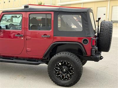 2012 Jeep Wrangler Unlimited Rubicon   - Photo 17 - West Palm Beach, FL 33407