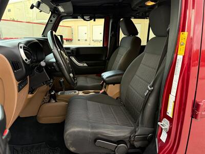 2012 Jeep Wrangler Unlimited Rubicon   - Photo 8 - West Palm Beach, FL 33407