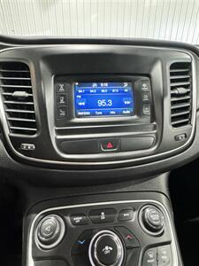 2015 Chrysler 200 Limited   - Photo 8 - Honesdale, PA 18431