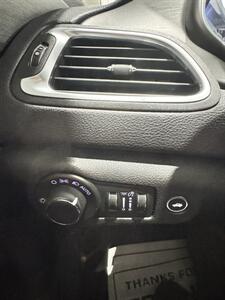 2015 Chrysler 200 Limited   - Photo 13 - Honesdale, PA 18431