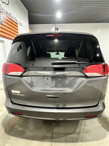 2020 Chrysler Voyager LXi   - Photo 4 - Honesdale, PA 18431