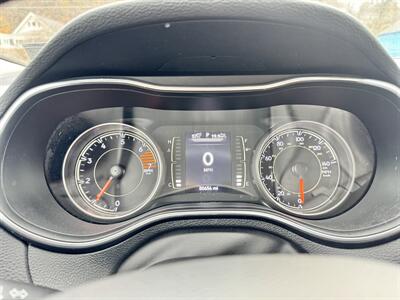 2019 Jeep Cherokee Latitude Plus   - Photo 9 - Honesdale, PA 18431